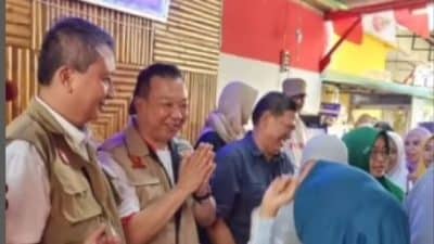 Aksi Blusukan Caleg Gerindra Hosea Sanjaya pada Cengkareng Barat: Bagi-bagi Motor hingga Uang Tunai ke Musala